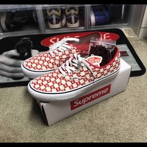 Supreme vans